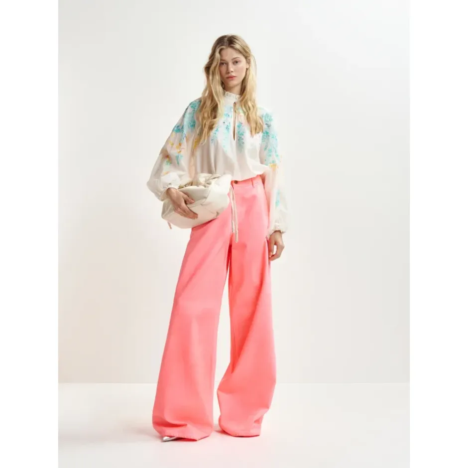 Sale Bluse med blomsterbroderi Dame Bluser & Skjorter