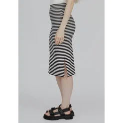 Clearance Stribet Rib Nederdel - Whisper White / Black Dame Nederdele